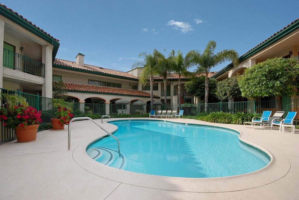 Best Western San Dimas Hotel & Suites Exterior foto
