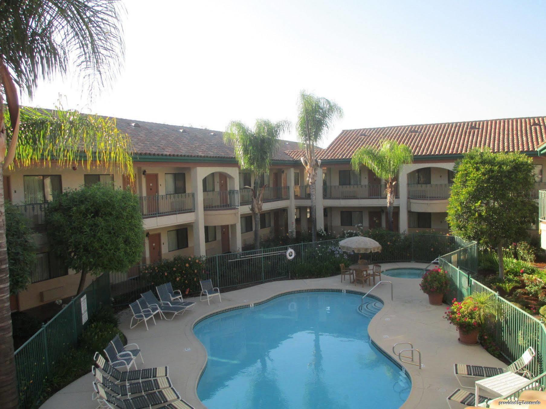 Best Western San Dimas Hotel & Suites Exterior foto