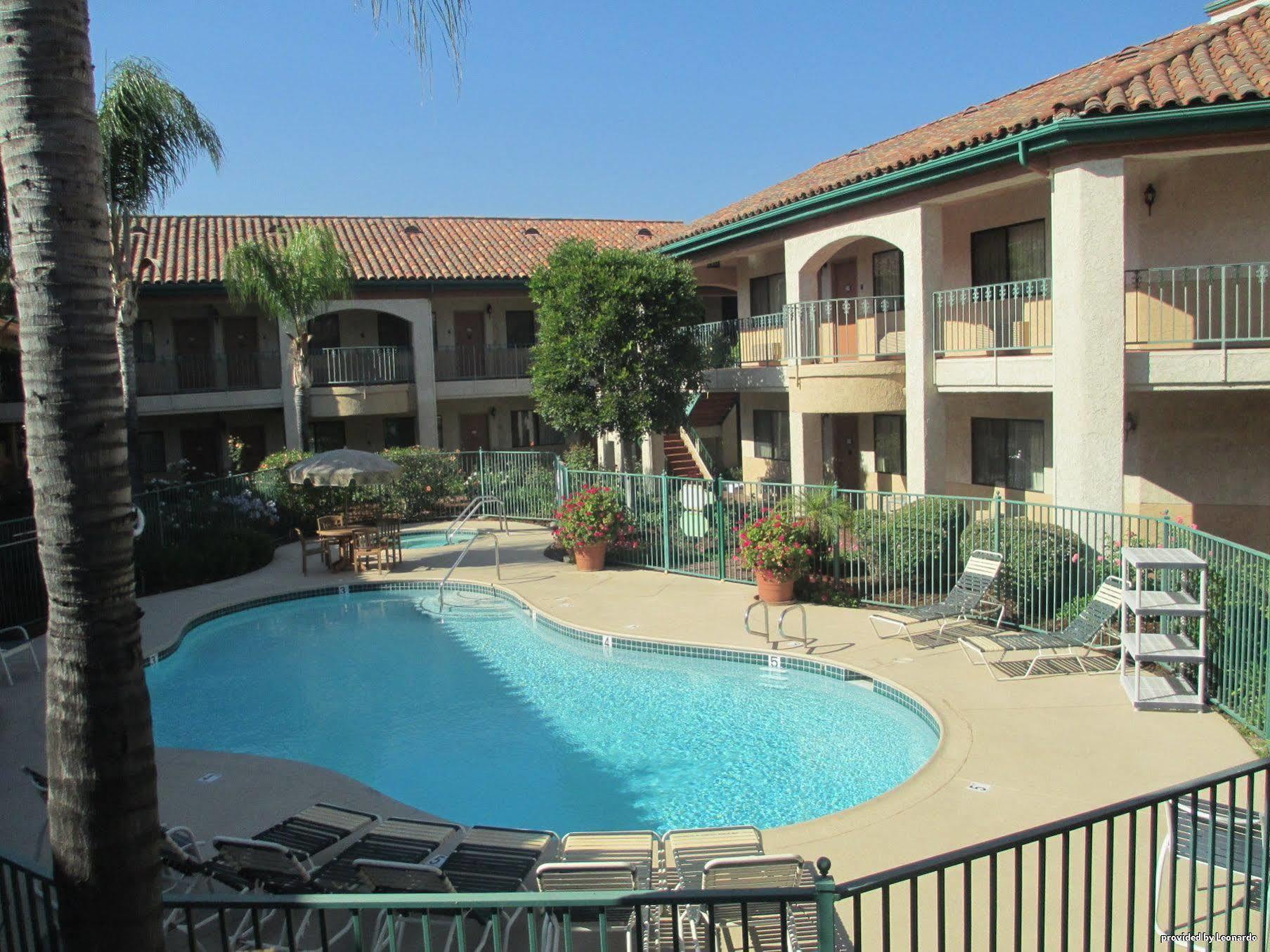 Best Western San Dimas Hotel & Suites Exterior foto